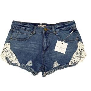 Blu Pepper Vintage Denim Lace Trim Distressed Shorts | Size Medium NWT